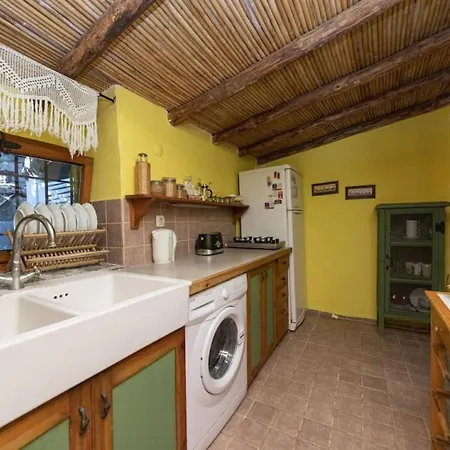 Cozy House With Garden In Bodrum 3*