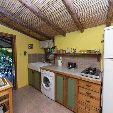 Cozy House With Garden In Bodrum 3*